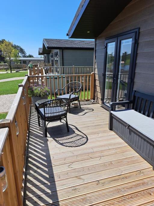Diddly Squat Lodge With Hot Tub, Pendle View Holiday Park Clitheroe Exterior foto